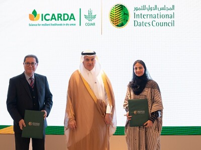 From Left to Right: Mr. Aly Abousabaa, ICARDA Director General; HRH Dr. Abdulrahman Alfadley, Minister of Environment, Water, and Agriculture and Chairman of the IDC Members’ Council; HRH Princess Sarah bint Bandar bin Abdulaziz, IDC Executive Director. 
