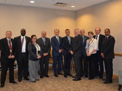 CGIAR Director Generals with the President of the World Bank,  Dr. Jim Yong Kim (center)