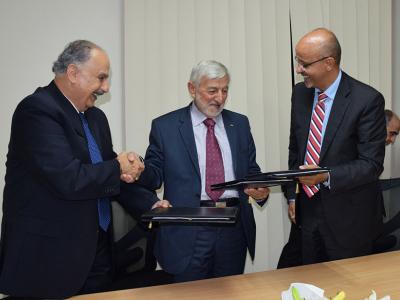 Mahmoud Solh, Director General of ICARDA, with Dr. Soufian Sultan, Palestine’s Minister of Agriculture, and Roberto Valent, the Head of UNDP Office in Palestine.