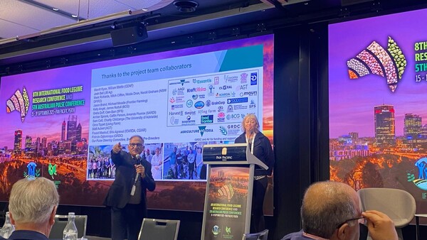 Dr. Shiv Kumar Agrawal chairing the session on nutritious legumes 