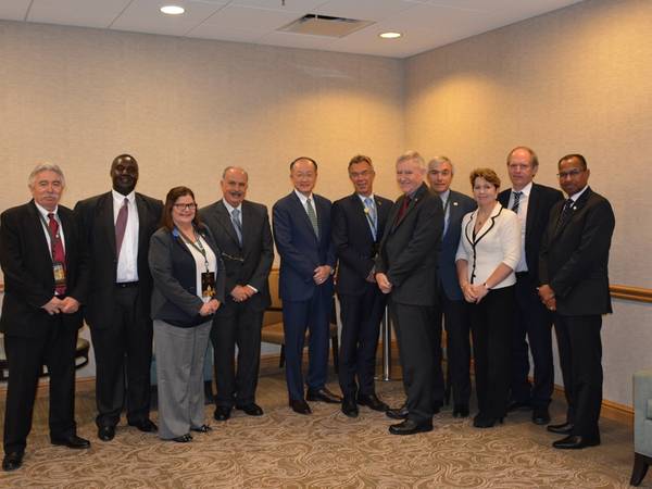 CGIAR Director Generals with the President of the World Bank,  Dr. Jim Yong Kim (center)