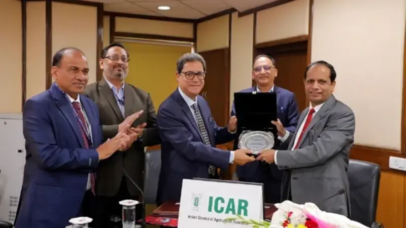 Mr. Abousabaa with ICAR Leadership